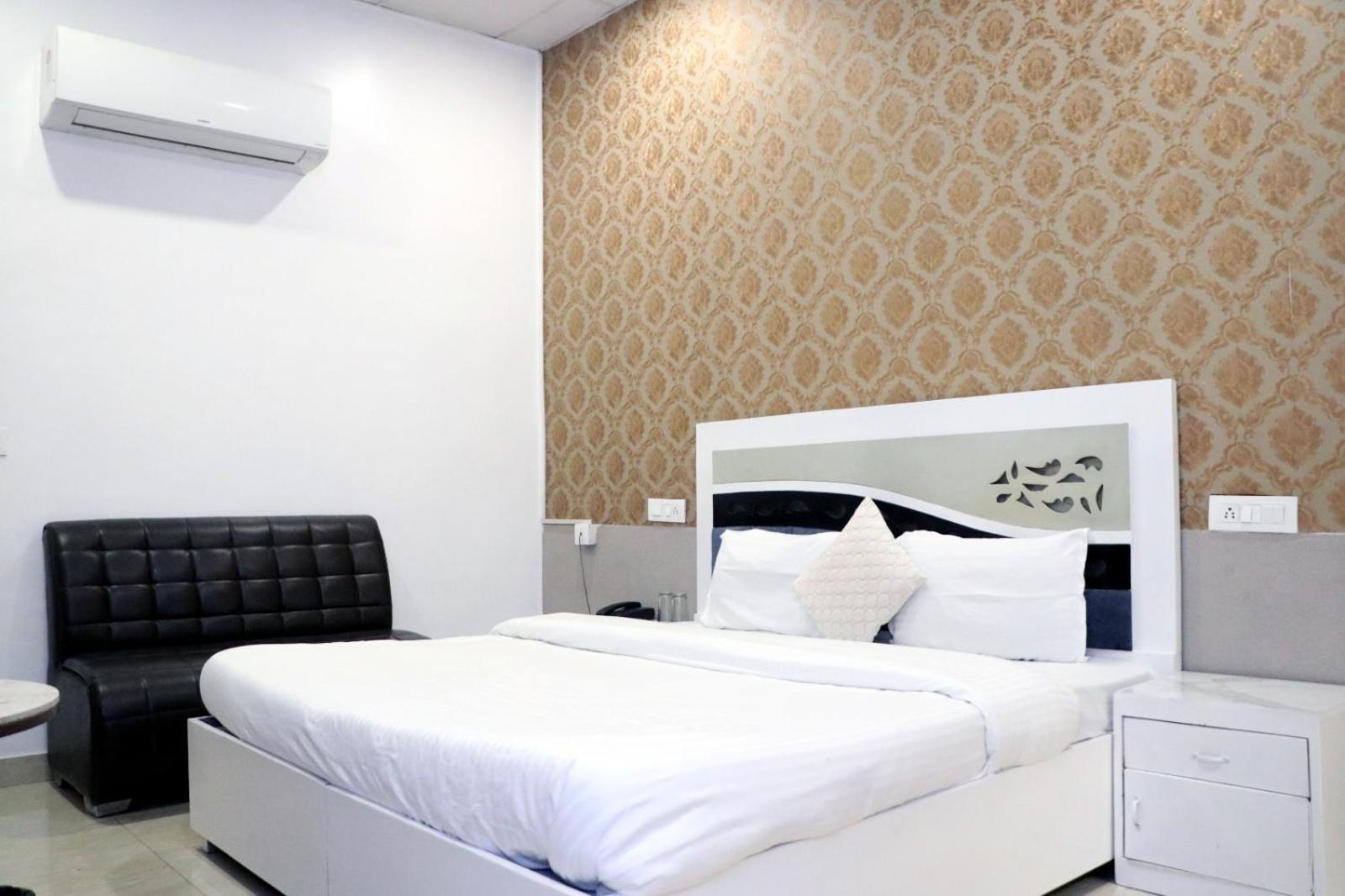 Sheela Stays Ludhiana Bagian luar foto